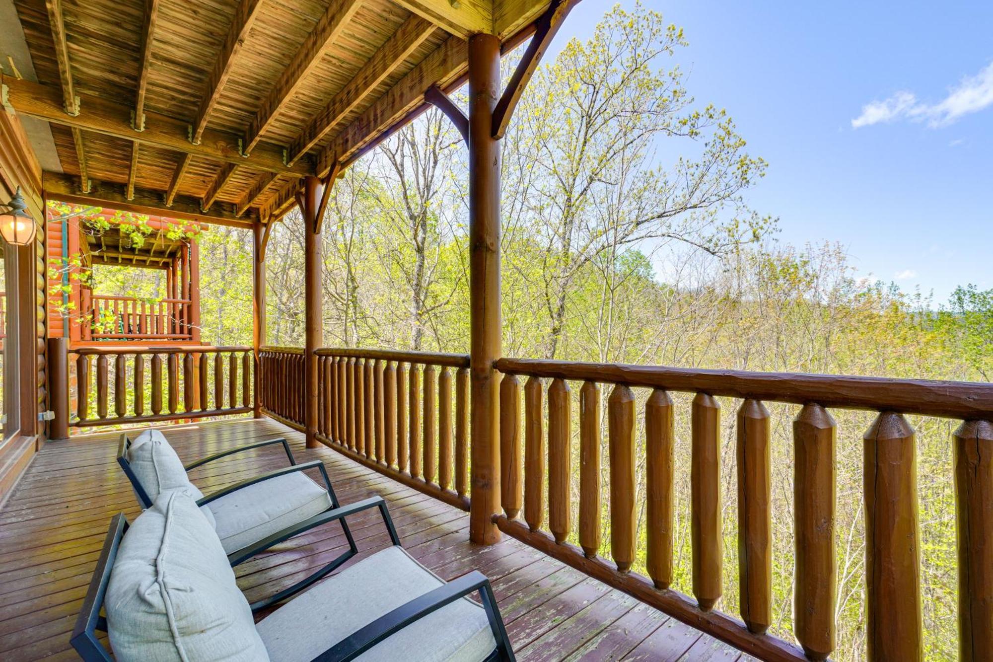 Mountain Dreams Cabin Hot Tub, Sauna And Views! Sevierville Exterior foto
