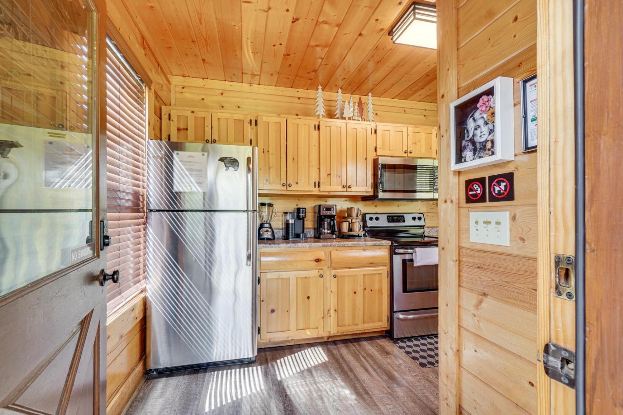 Mountain Dreams Cabin Hot Tub, Sauna And Views! Sevierville Exterior foto