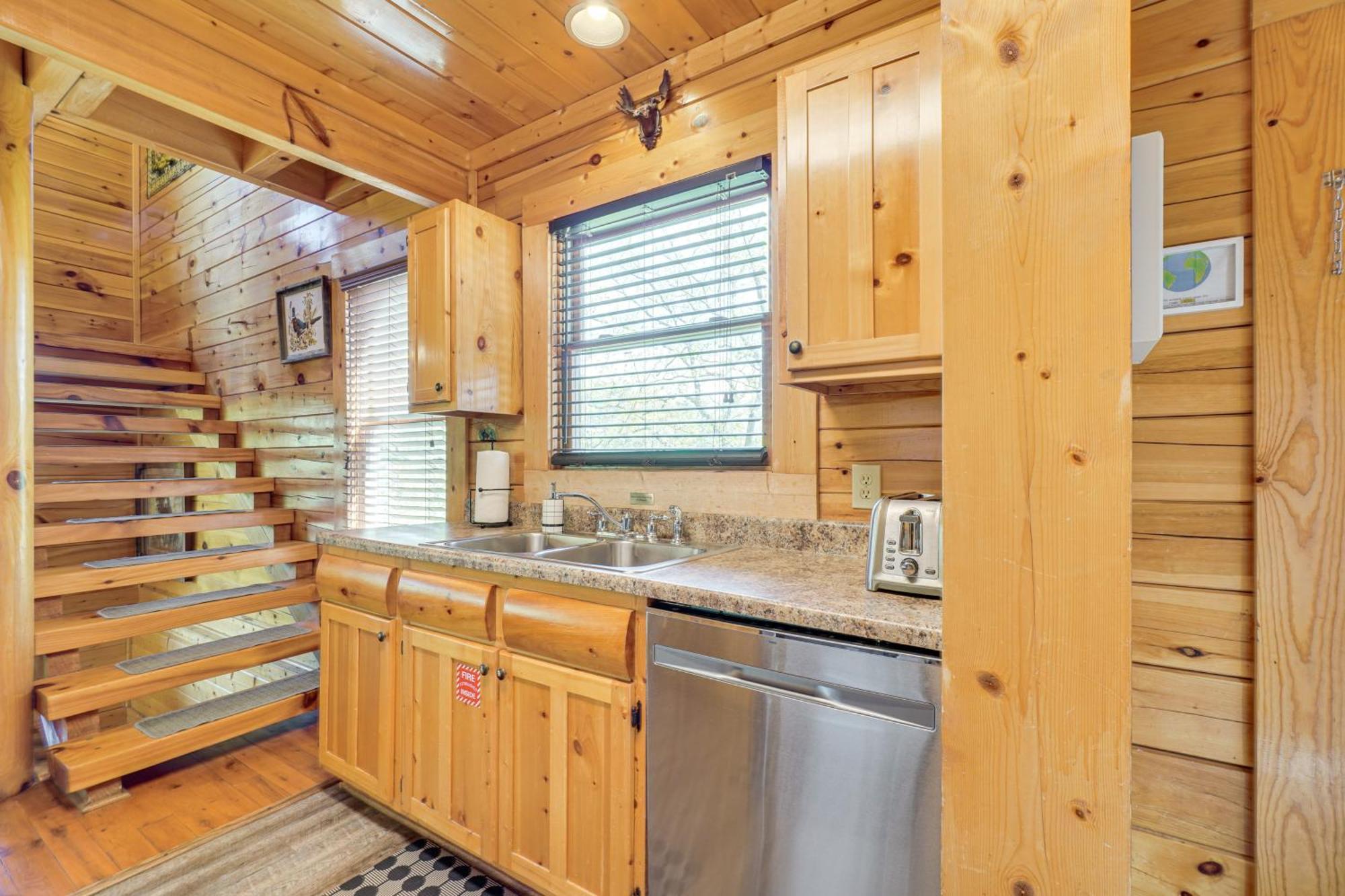 Mountain Dreams Cabin Hot Tub, Sauna And Views! Sevierville Exterior foto